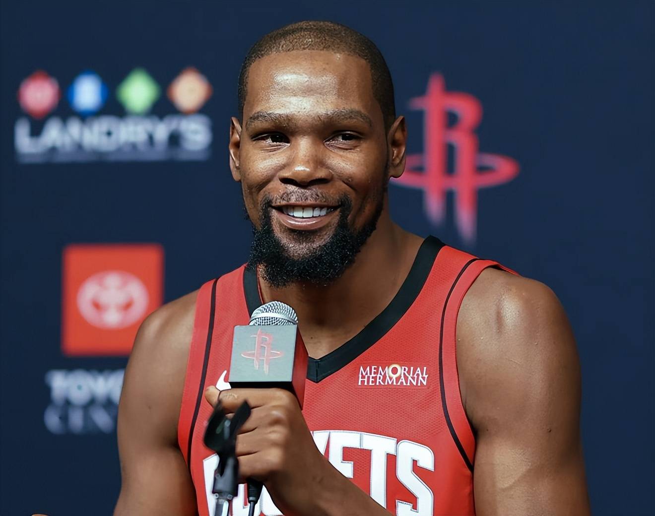 德转列巴甲最贵11人：罗克3500万领衔，多位欧洲豪门旧将入选（德转评选巴甲身价最高11人：罗克3500万居首，多名欧洲豪门旧将上榜）