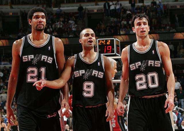 NBA交易市场最新动态：火箭完成签约,（火箭完成签约：NBA交易市场最新进展）