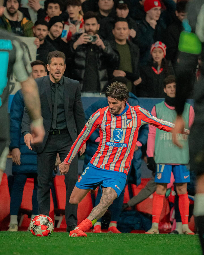 自掏腰包也要来？曝26岁巴西铁腰加盟泰山在即，中场硬度直接升级