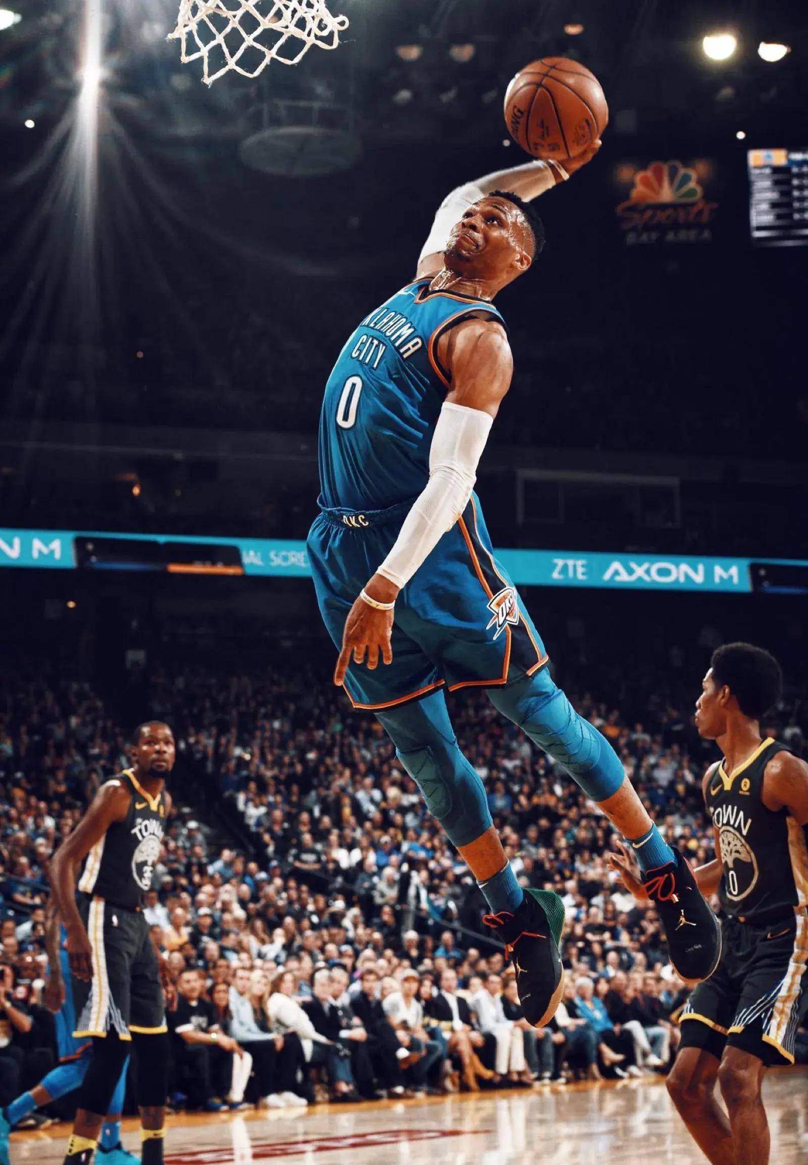 NBA：独行侠击败雄鹿 东契奇全场三双（NBA：独行侠力克雄鹿 东契奇豪取三双）