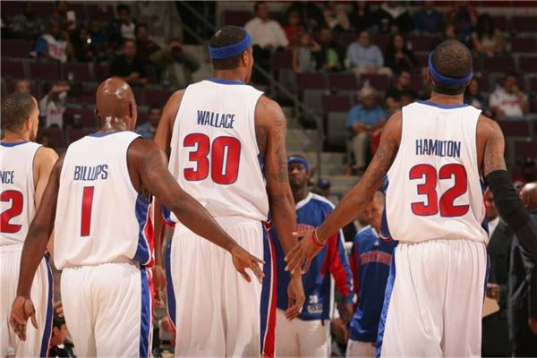 欧冠：利物浦2-0击败马赛（欧冠：利物浦2比0完胜马赛）